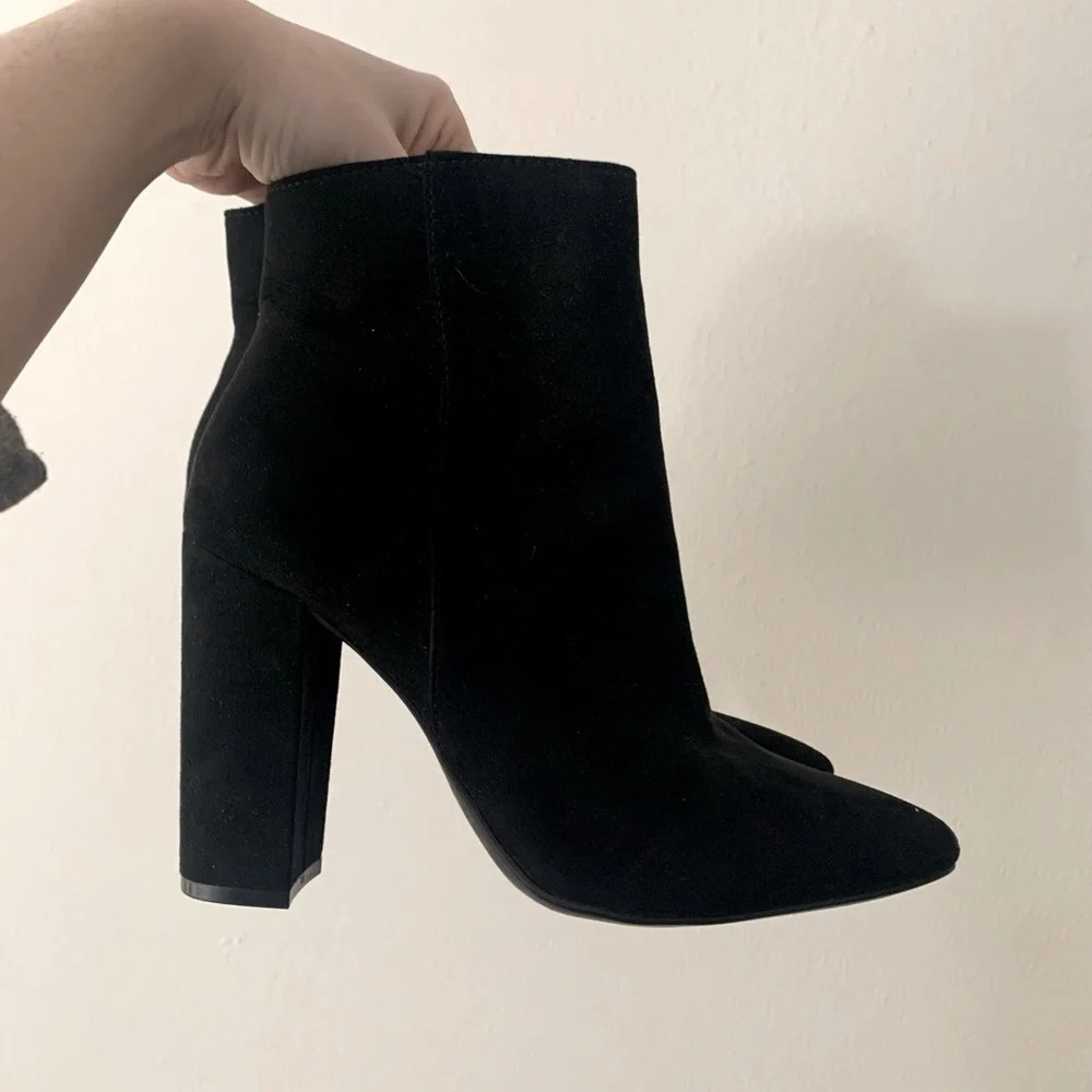 Shoe Dazzle Rosamund Block Heeled Booties